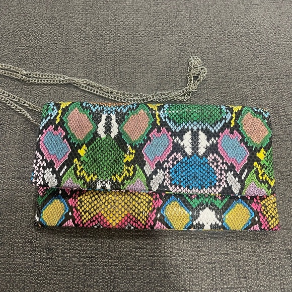 Steve Madden Multicolor Snake Print Clutch - Picture 2 of 3